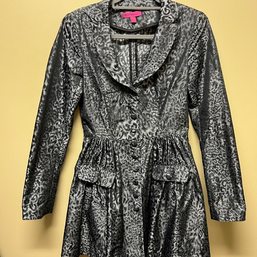 Betsey Johnson blazer. Size 6.